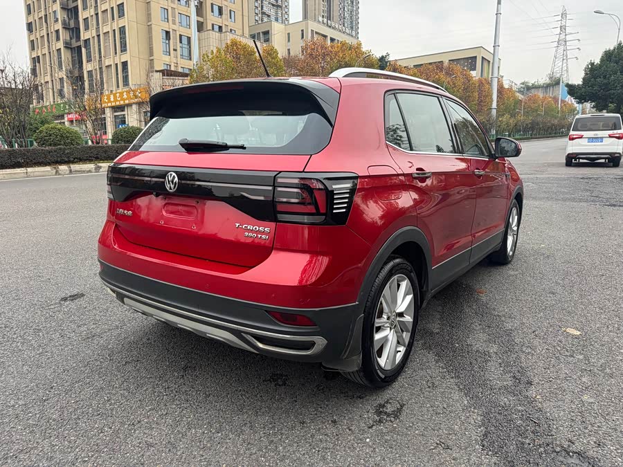 Volkswagen T-Cross 2019 #10 Volkswagen T-Cross 2019 car image #10