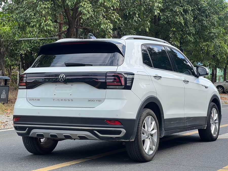 Volkswagen T-Cross 2023 car image #10