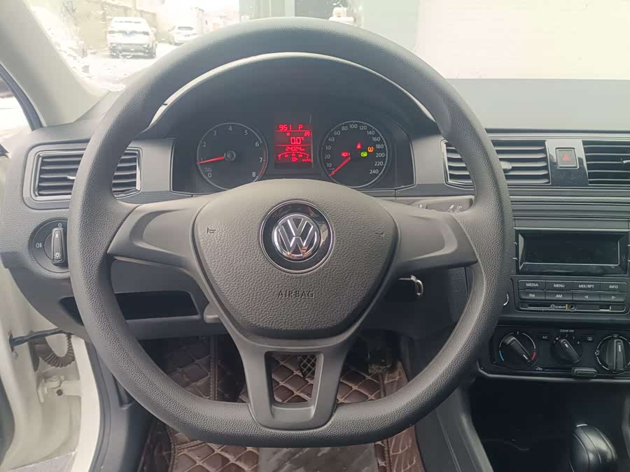 Volkswagen Santana 2021 car image #10