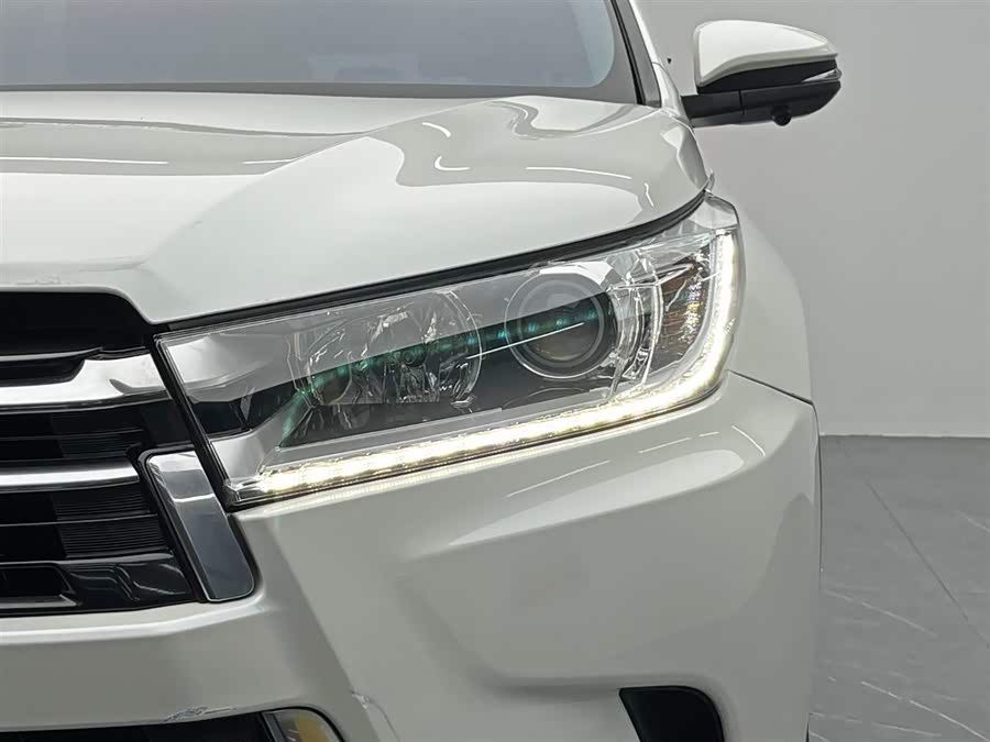 Toyota Highlander 2018 car image #10