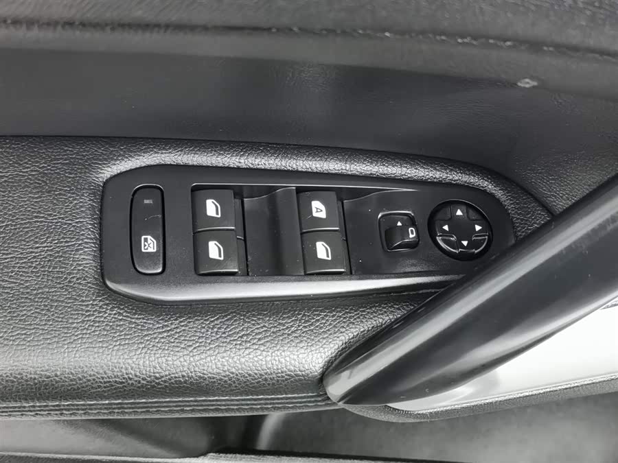 Peugeot 308 2019 #10 Peugeot 308 2019 car image #10