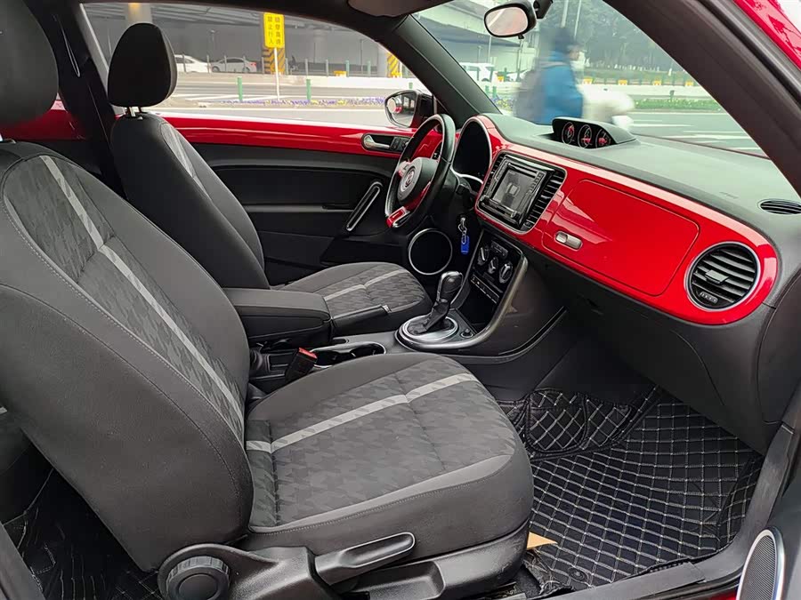 Volkswagen Beetle 2018 immagine di auto #10