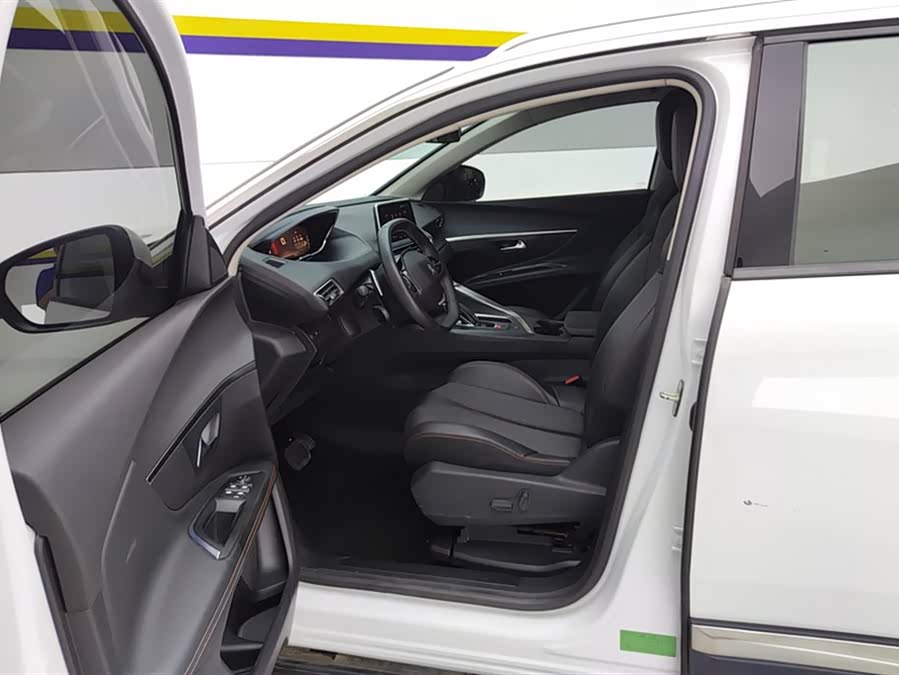Peugeot 5008 2020 car image #10