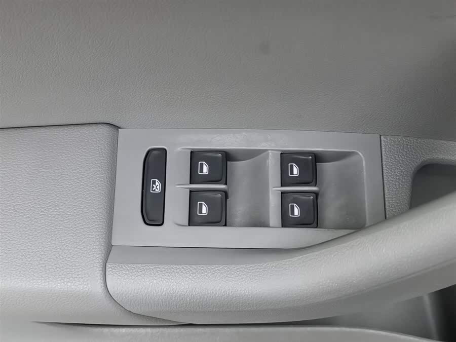 Skoda Octavia 2014 car image #10