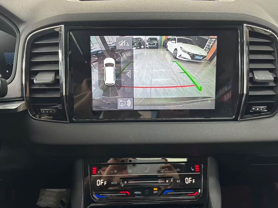 Skoda Karoq 2022 car image #10