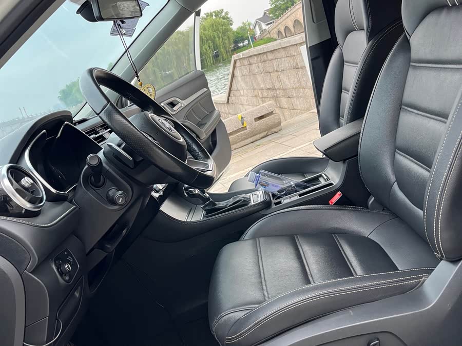 6 2018 car image #10