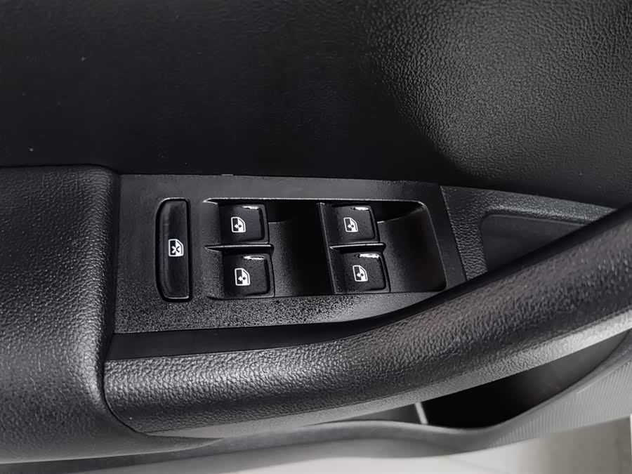 Skoda Octavia 2020 car image #10
