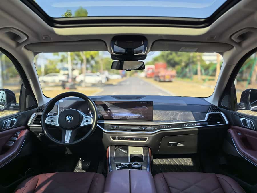 BMW X5 2024 car image #10