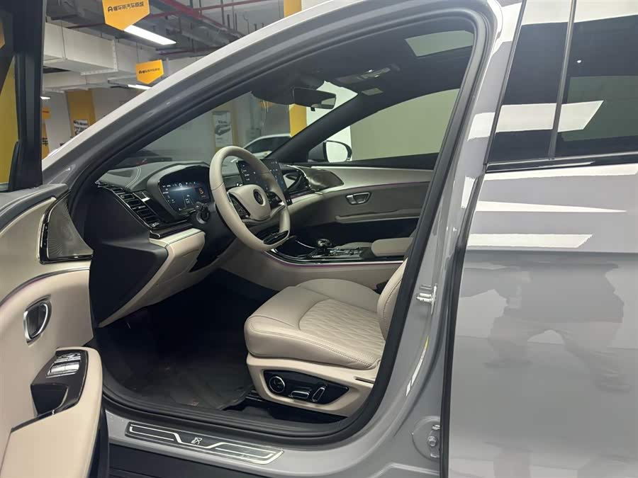 BYD Han 2024 car image #10