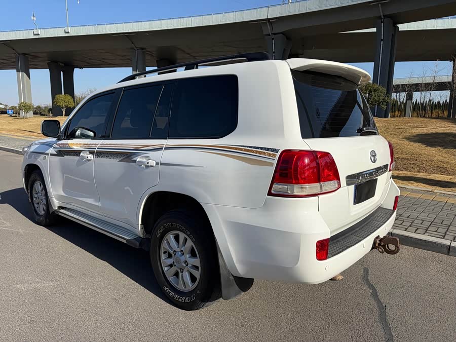 Toyota Land Cruiser 2011 immagine di auto #10