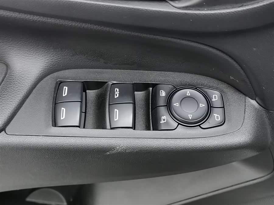 Chevrolet Equinox 2018 #10 Chevrolet Equinox 2018 car image #10