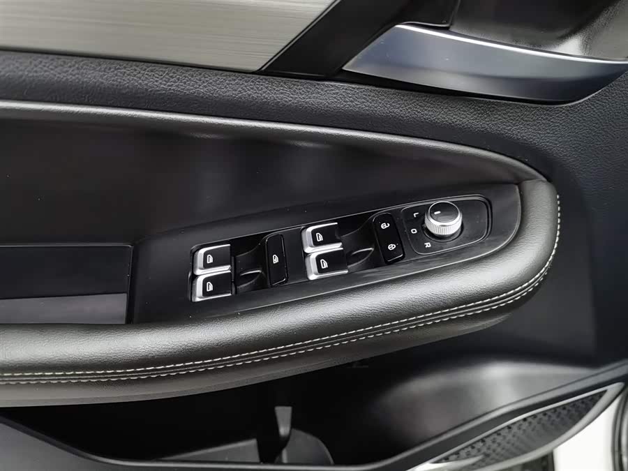 GEELY Vision X6 2020 car image #10