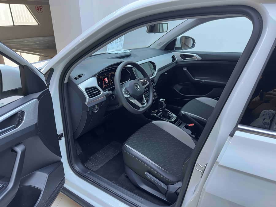 Volkswagen Tacqua 2023 car image #10