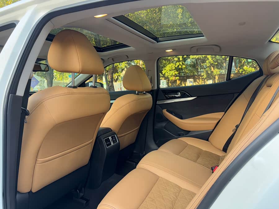 Nissan Maxima 2017 صورة سيارة #10