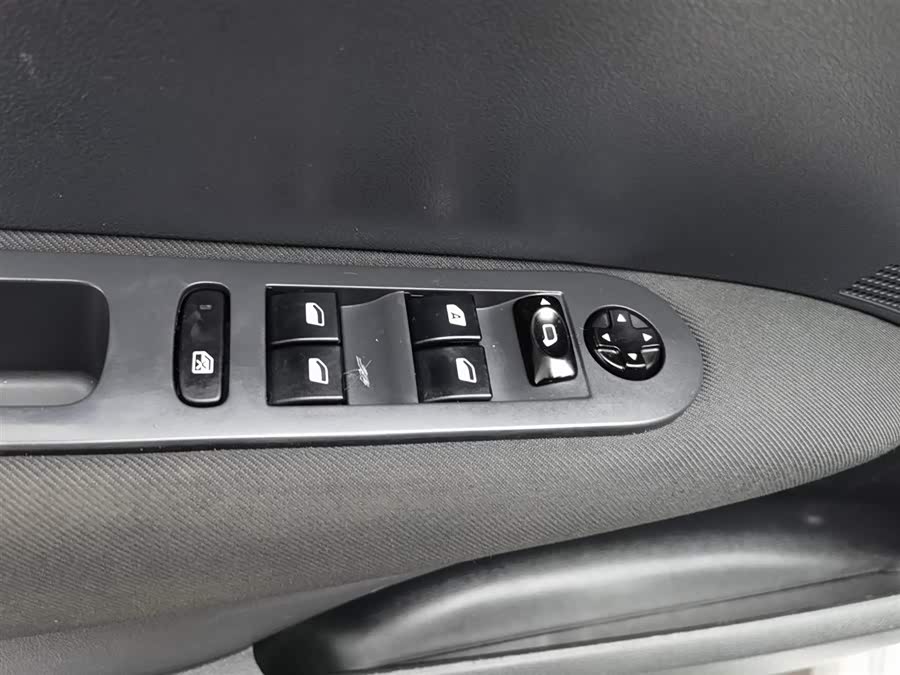 Peugeot 308 2014 car image #10