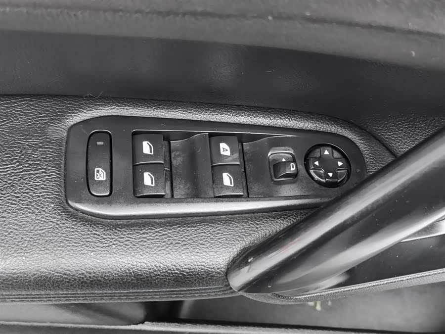 Peugeot 308 2017 car image #10
