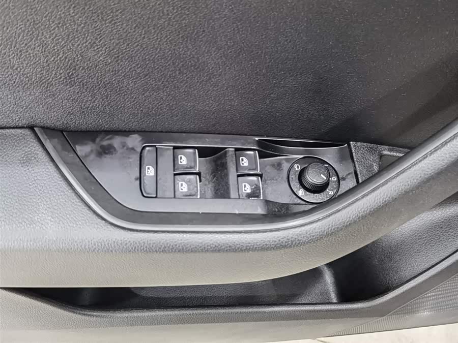 Skoda Superb 2016 car image #10