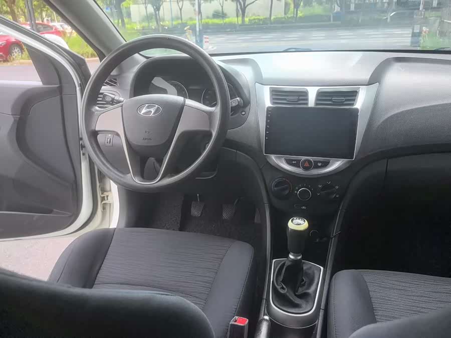 Mazda Reina Hatchback 2015 #10 Mazda Reina Hatchback 2015 car image #10