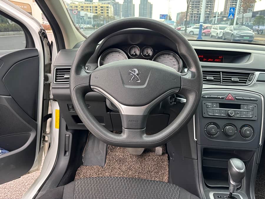 Peugeot 308 2017 car image #10