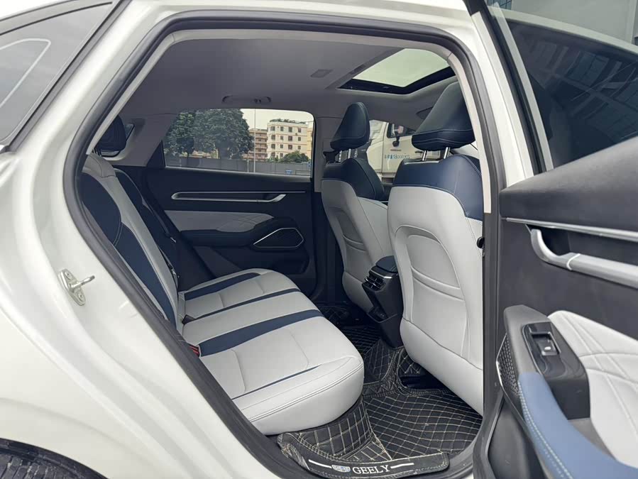 GEELY Emgrand 2021 car image #10