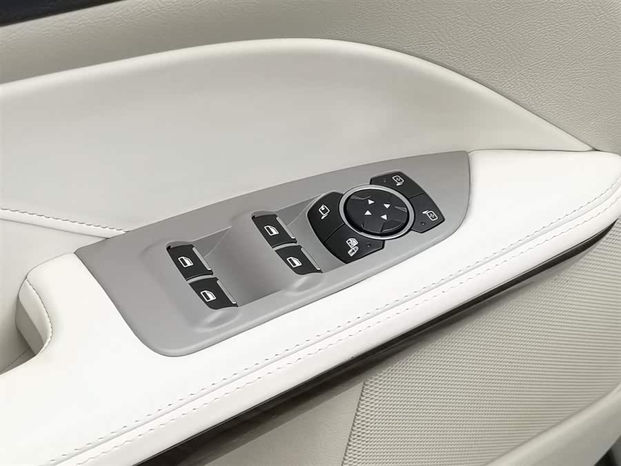 Ford Taurus 2017 car image #10