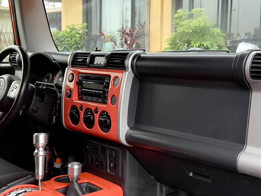 Toyota FJ Cruiser 2014 car image #10