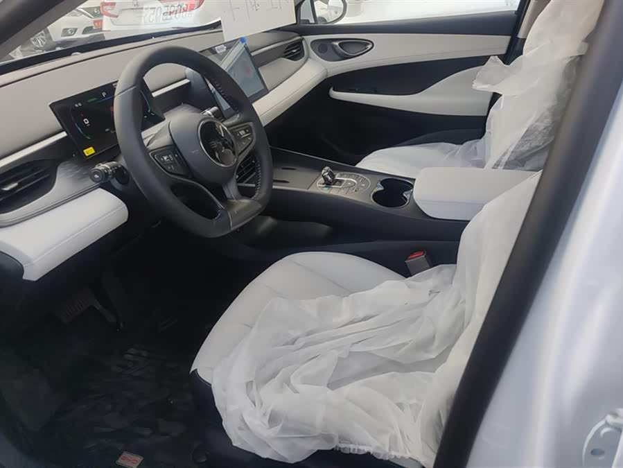 BYD Seal 05 DM-i 2025 car image #10