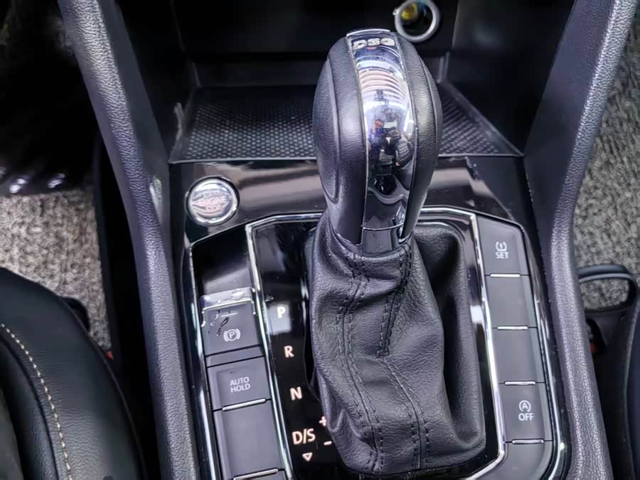 Volkswagen Tharu 2020 car image #10
