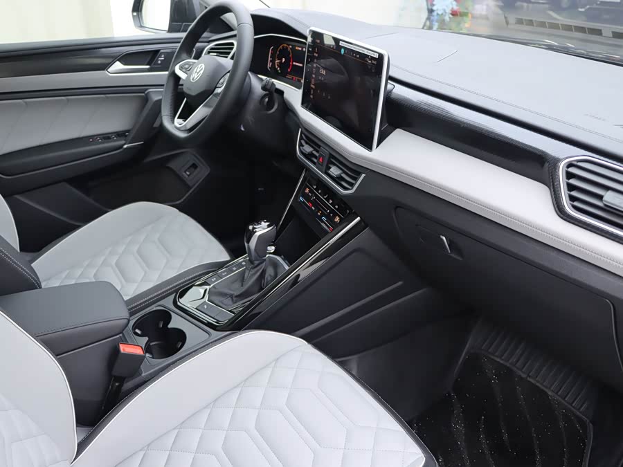 Volkswagen Tayron 2022 immagine di auto #10