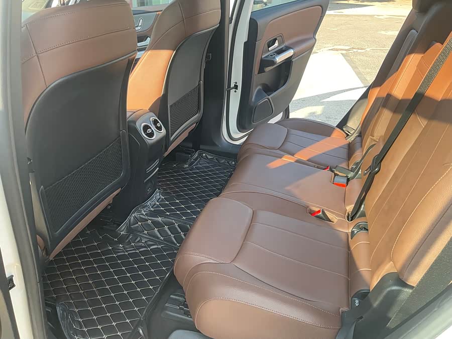 Mercedes-Benz GLB Class 2020 car image #10