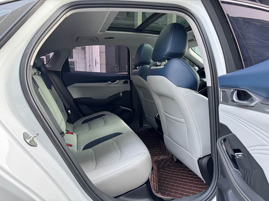 GEELY Preface 2021 image de voiture #10