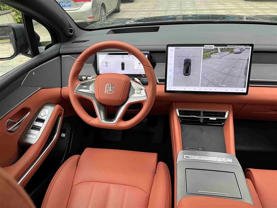 BYD Tang L 2025 immagine di auto #10