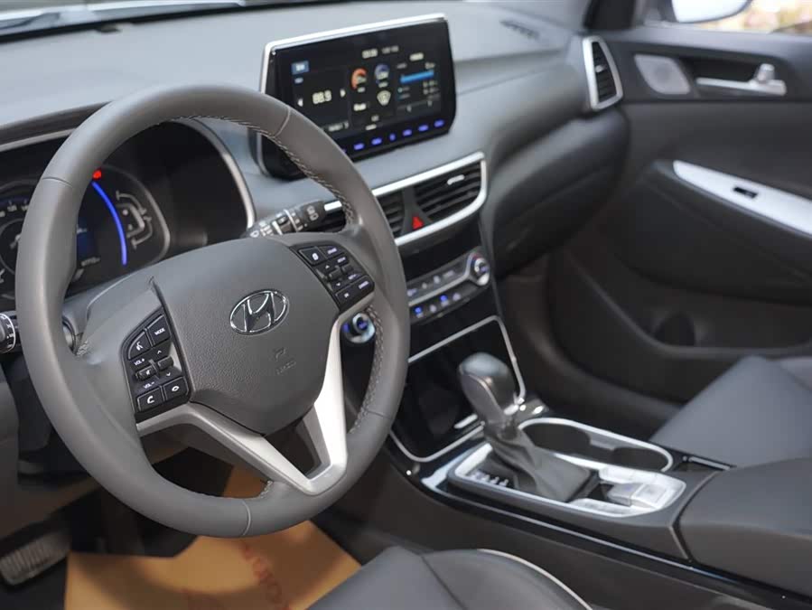 Hyundai Tucson 2021 car image #10