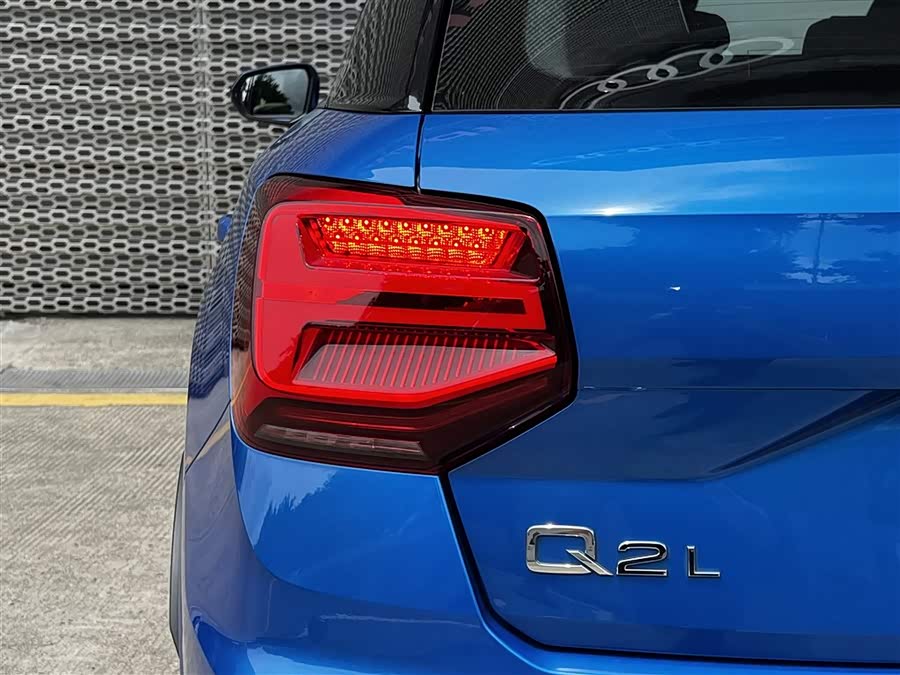 Audi Q2L 2023 #10 Audi Q2L 2023 car image #10