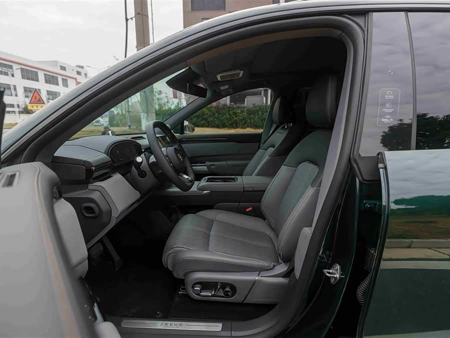 Zeekr 7X 2025 car image #10
