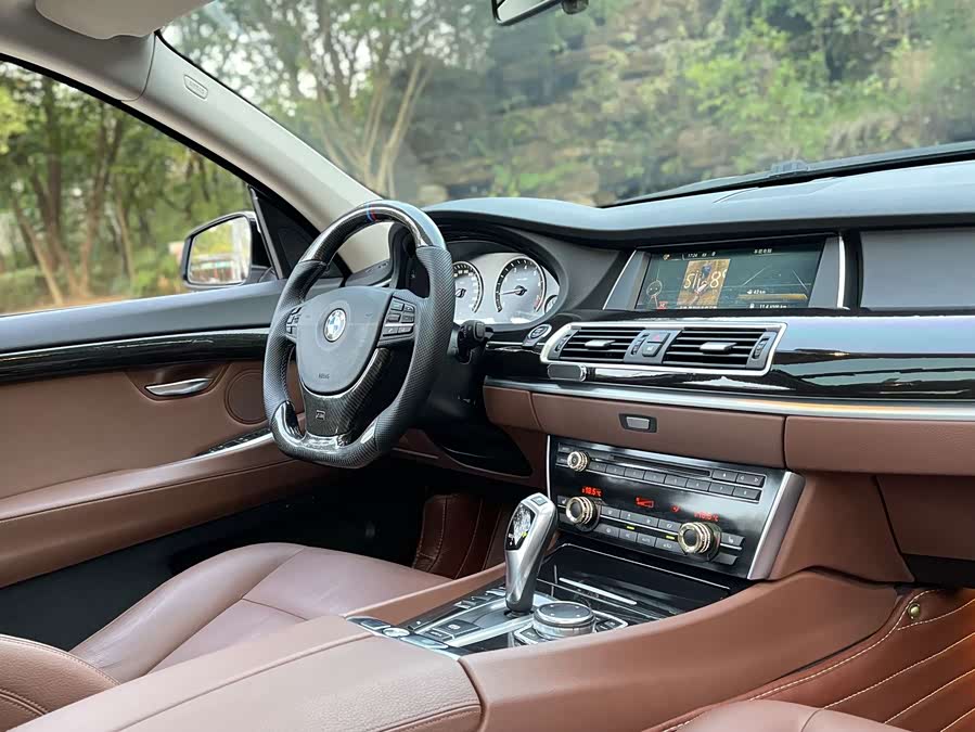 BMW 5 Series GT 2016 صورة سيارة #10