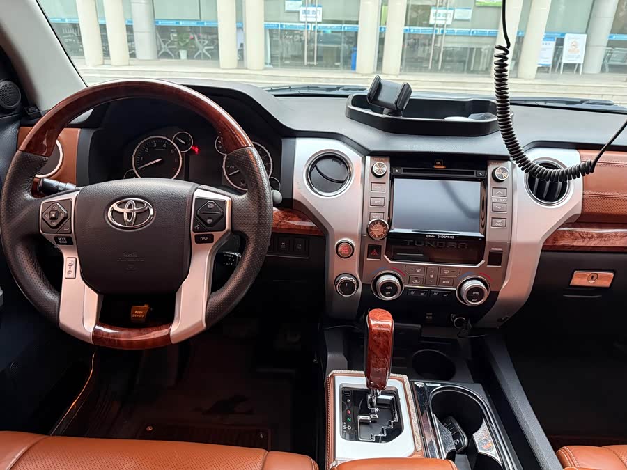 Toyota Tundra 2015 immagine di auto #10