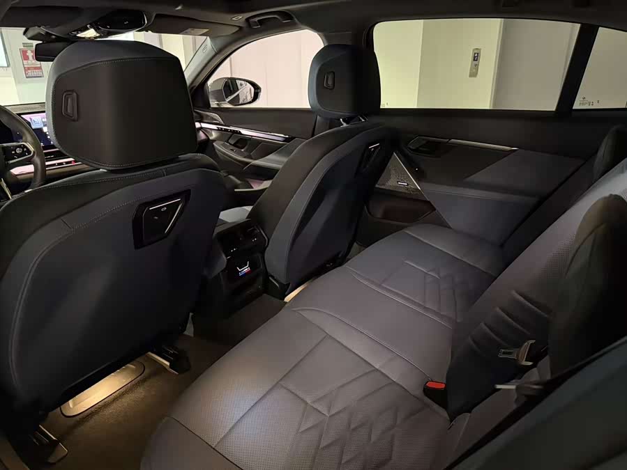 BMW i5 2024 #10 BMW i5 2024 car image #10
