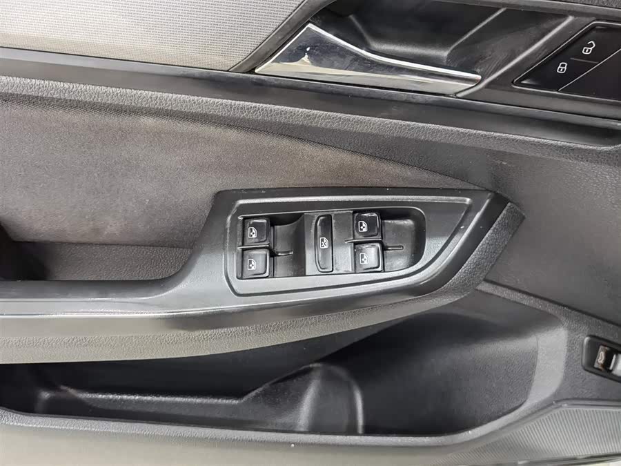 Volkswagen Bora 2018 car image #10