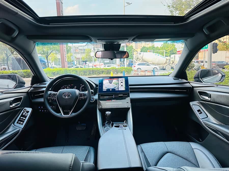 Toyota Avalon 2023 car image #10