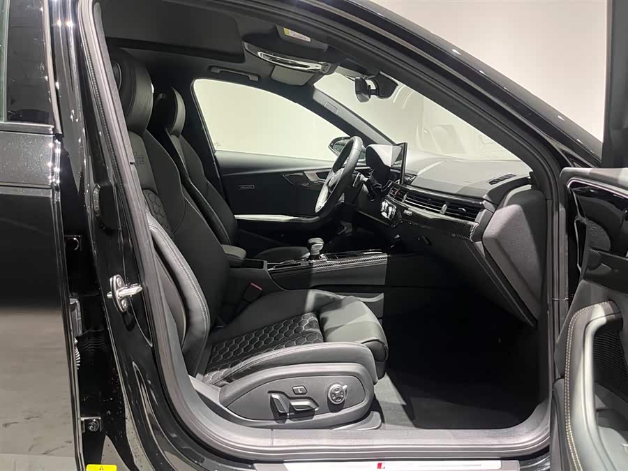 Audi RS 4 2023 #10 Audi RS 4 2023 car image #10