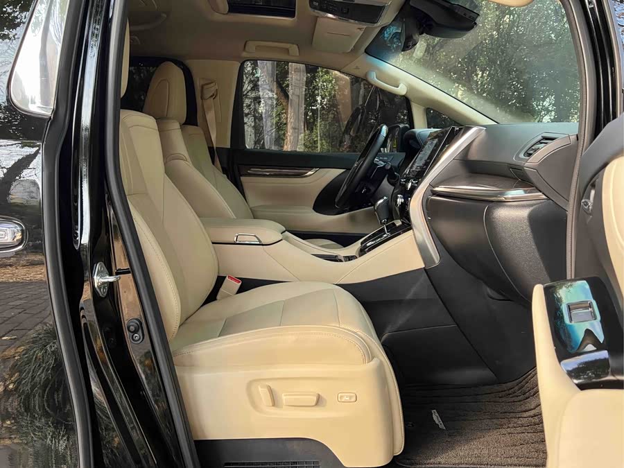 Toyota Alphard 2023 #10 Toyota Alphard 2023 car image #10