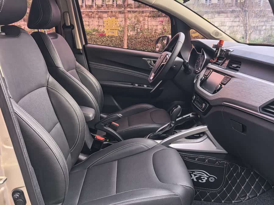 GEELY Vision X3 2019 car image #10