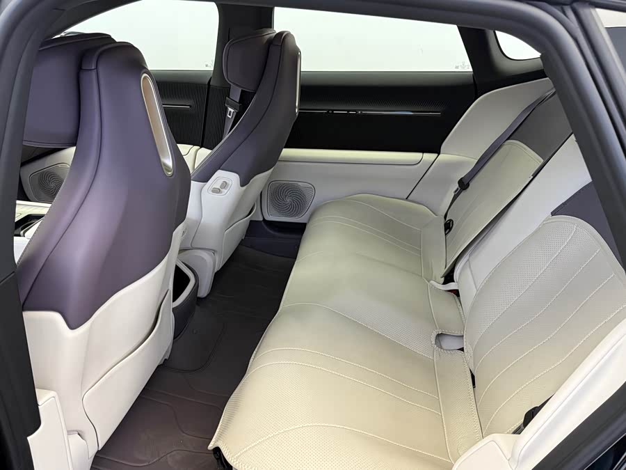 Avatr 12 2025 car image #10