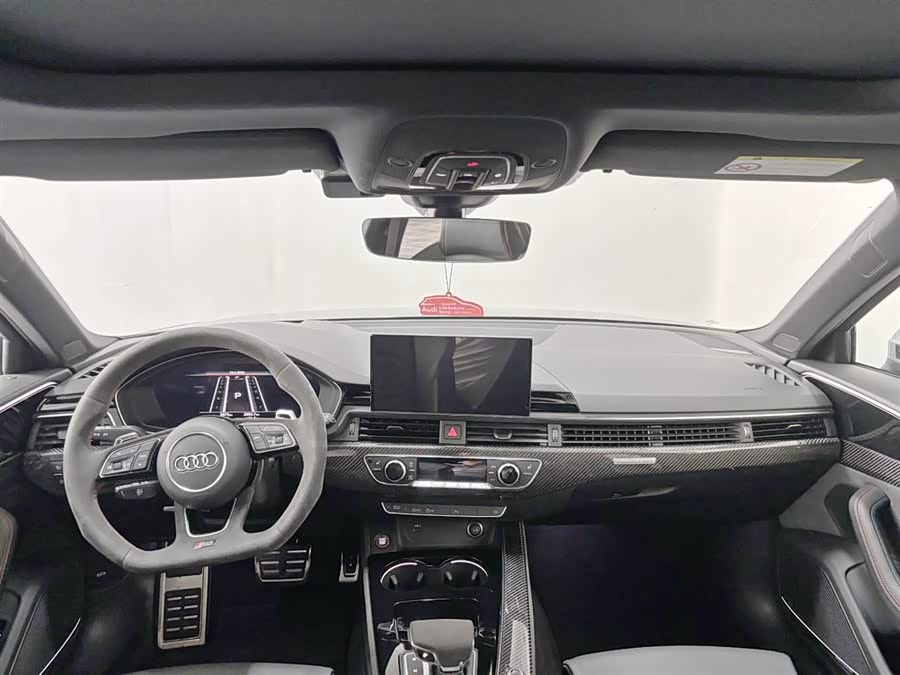 Audi RS 4 2023 car image #10