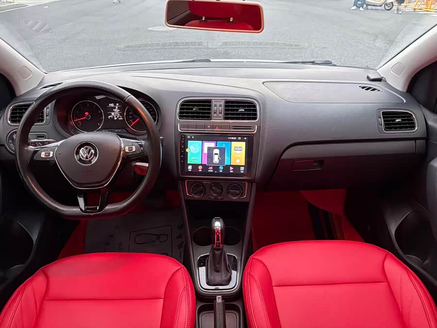 Volkswagen Polo 2016 car image #10