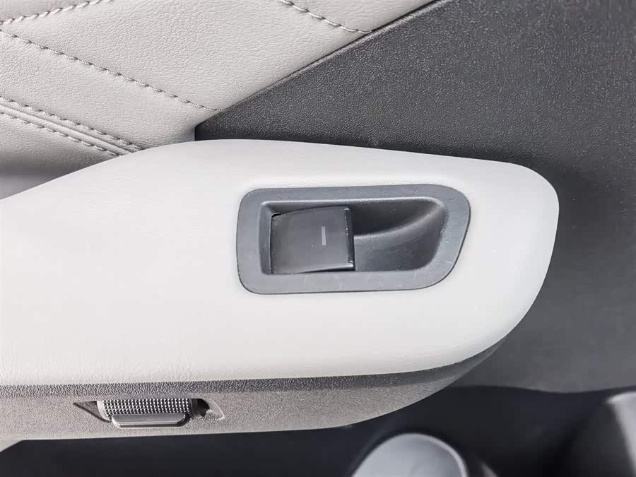 Toyota bZ3 2024 immagine di auto #10