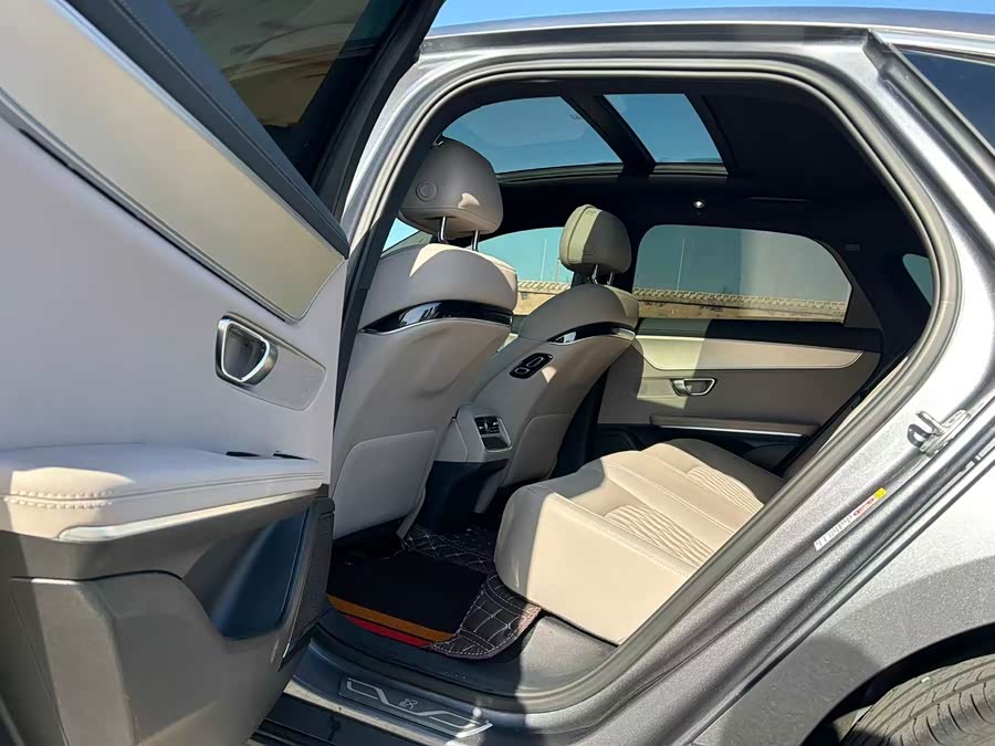 BYD Han 2025 car image #10