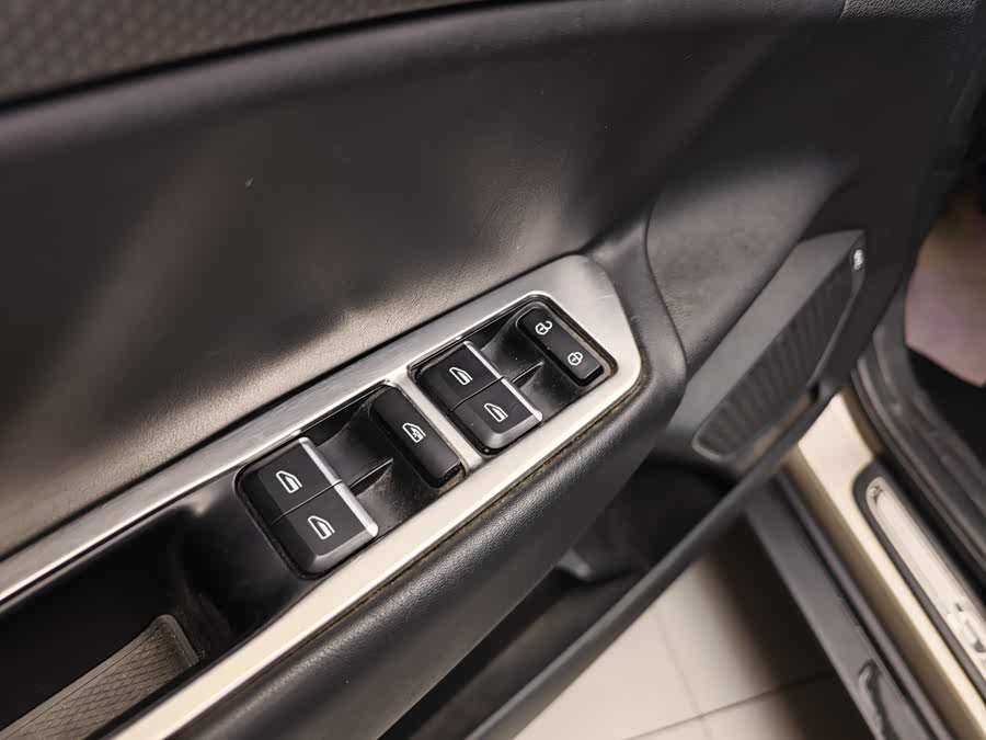 GEELY 2017 car image #10
