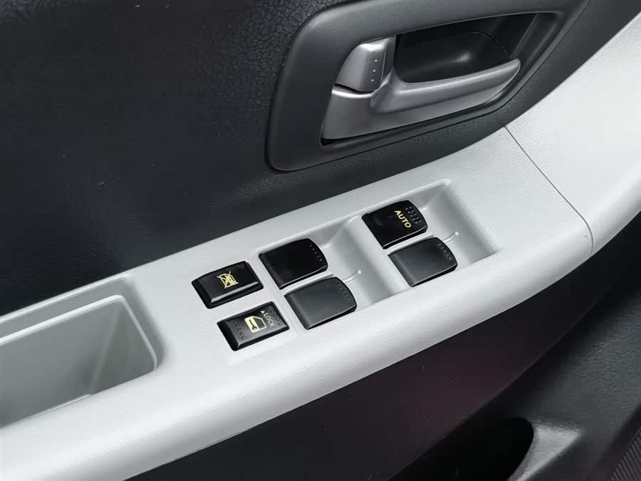 Suzuki 2013 car image #10